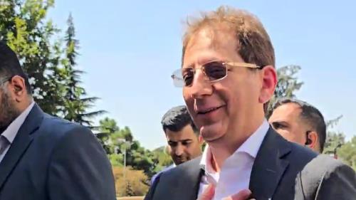 به چه دلیل در مقابل بابک زنجانی اینقدر کوتاه می آیید؟