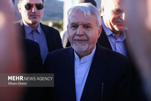 وزیر میراث فرهنگی از وضعیت مرمت گنبد تاریخی سلطانیه انتقاد نمود