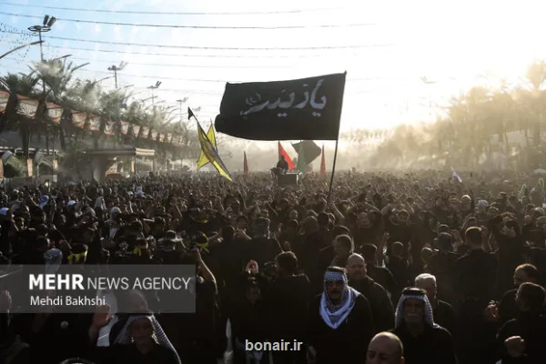 پرچم ایران همراه زوار در سه هزار و ۵۰۰ کیلومتر پیاده روی اربعین
