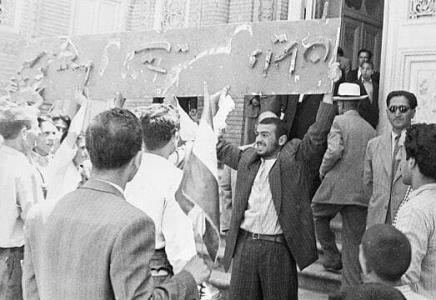 وزارت امورخارجه از بنای تاریخی وزارت نفت دست می كشد؟