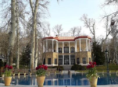 مریم حیدرزاده در كاخ نیاوران نمایشگاه نقاشی گذاشت